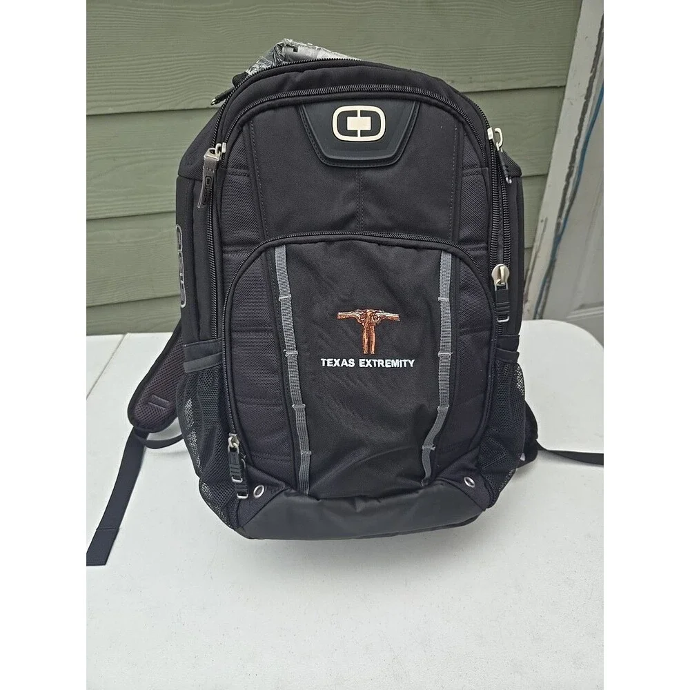 timbuk2 never check backpack duffel bag Branded Expandable Jet Black material:Polyester Color:black/sand ✈️ Flying to your the Rascal is an